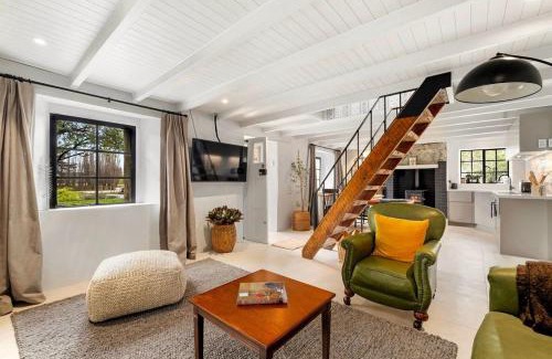 Albert Town Casa | Wanaka Stone Cottage - Wanaka Holiday Home