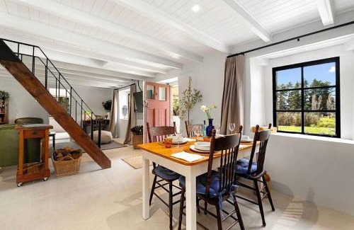 Albert Town Casa | Wanaka Stone Cottage - Wanaka Holiday Home