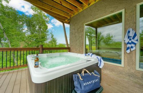 Sevierville Casa | Wanderer by AvantStay Sleeps 34 A Custom Smokies Cabin