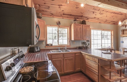 Lead Cabina | Wanderlust Cabin - With private hot tub!