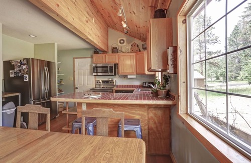 Lead Cabina | Wanderlust Cabin - With private hot tub!