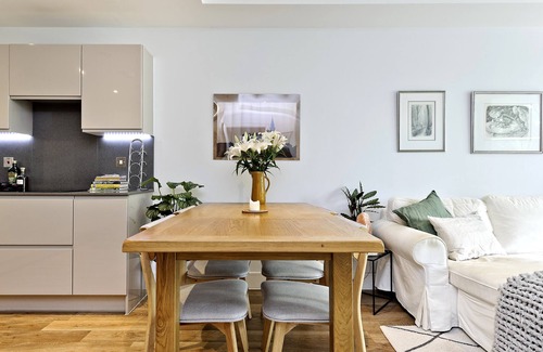 Earlsfield Apartamento | Wandle Waters, by Veeve