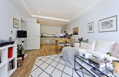 Earlsfield Apartamento | Wandle Waters, by Veeve