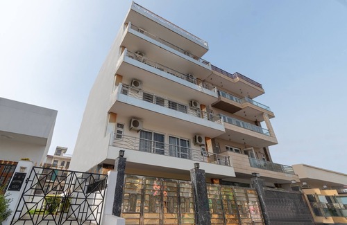 Gurugram Apartamento | Wandr Serpens - Sector 51, Near Artemis hospital, Unitech Cyber Park