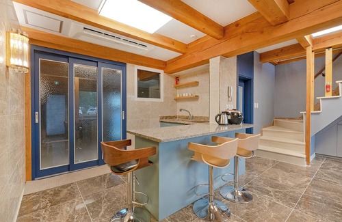Gyeongju Casa | wangkyeong hanoak poolvilla