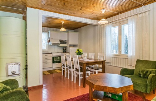 Kuortti Casa | Wanha karminranta by Interhome