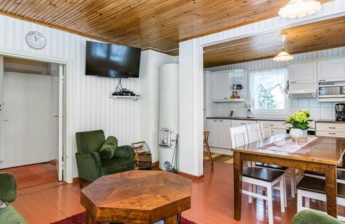 Kuortti Casa | Wanha karminranta by Interhome