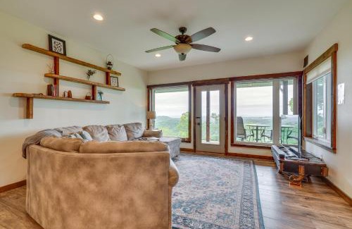 Mindoro Casa | Wanlass House Elevated Retreat Near La Crosse!