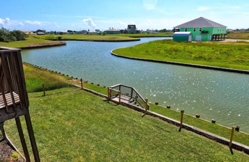 Port Alto Casa | Want to Get Away? Come "Seas the Bay!" in beautiful and tranquil Port Alto.