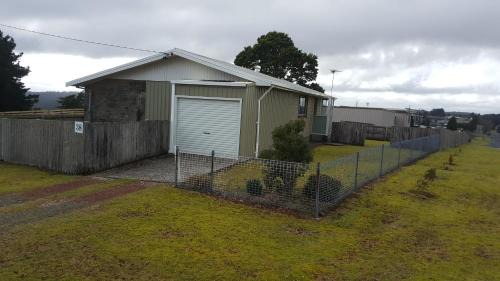 Waratah Casa | Waratah Falls Holiday Unit