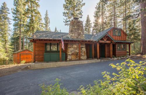 Sunnyside Casa | Ward Creek Retreat - Cozy Old Tahoe Cabin w Short Drive to Ski Resorts Pet Friendly