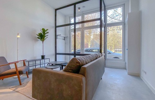 Rotterdam Apartamento | Warm 2 Bedroom Serviced Apartment 59m2 -LK21-