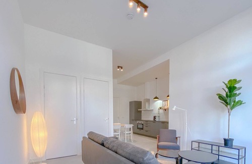 Rotterdam Apartamento | Warm 2 Bedroom Serviced Apartment 59m2 -LK21-