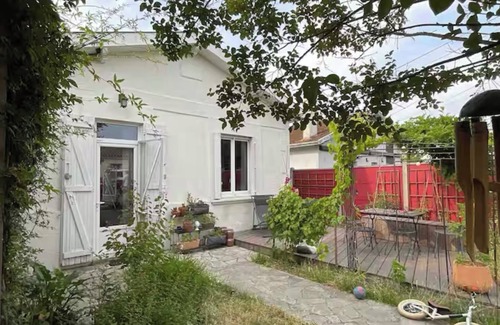 Villenave-d'Ornon Casa | Warm and colorful townhouse