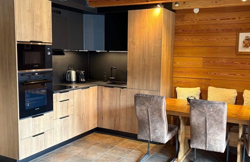 La Salle-les-Alpes Apartamento | Aplicación estilo chalet con carácter, cálida y cómoda al pie de las pistas.