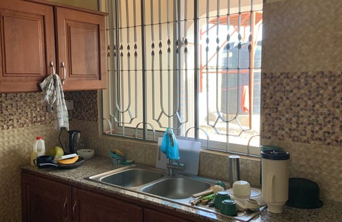Dodoma Cama Y Desayuno | Warm and Cozy 4 bedroom bed and breakfast Inn in serene Itega