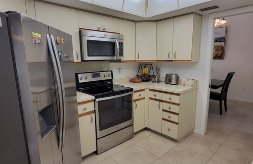 Brookshire Lakes Casa | Warm and exciting Floridian getaway. Near the beach, downtown, and all the fun!