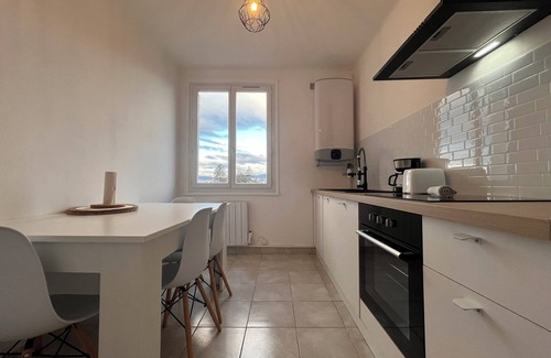 Villefranche-sur-Saone Apartamento | Warm and bright accommodation