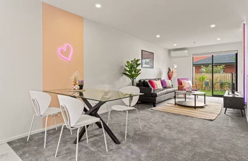 Henderson Casa | Warm and Inviting 2 Bedroom Home