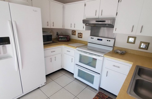 Bayou Oaks Casa | Warm and Inviting pet-friendly 2BR/2BA in Idyllic Bay Front Neighborhood