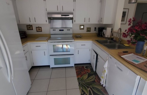 Bayou Oaks Casa | Warm and Inviting pet-friendly 2BR/2BA in Idyllic Bay Front Neighborhood