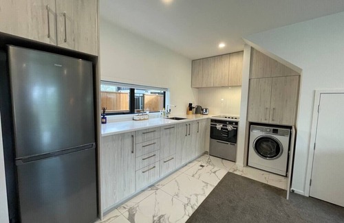 Merivale Apartamento | Warm and Stylish 2BR Home