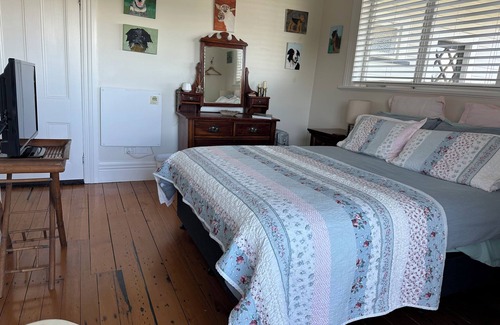 Solway Cama Y Desayuno | Warm and welcoming, private one bedroom on a lifestyle property.