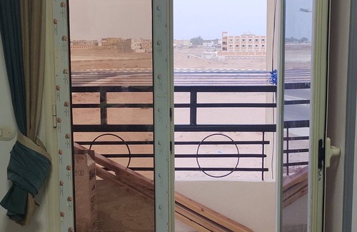 Dahab Apartamento | Warm apartment, Spacious living room with cozy dining area,3 beautiful bedrooms.
