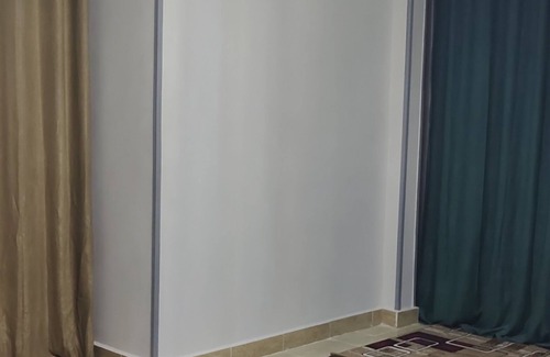 Dahab Apartamento | Warm apartment, Spacious living room with cozy dining area,3 beautiful bedrooms.
