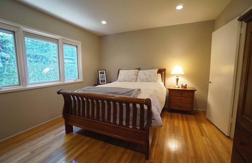 Studio City Casa | Warm California Retreat Ideally Situated for your Staycation or Remote Working!