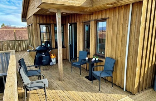 Borgarnes Cabaña | Casa de campo cálida para 10 personas con casa de huéspedes y HotTub cerca del glaciar Snæfellsjökull