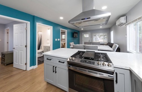 Los Angeles Casa | Warm & Cozy Newly Renovated & Furnished 5-Bedroom/3-Bathroom Home