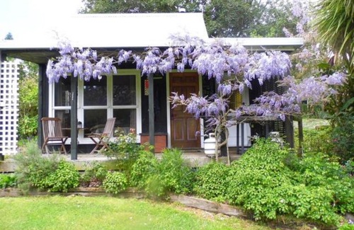 Aongatete Cama Y Desayuno | Warm Earth Cottages