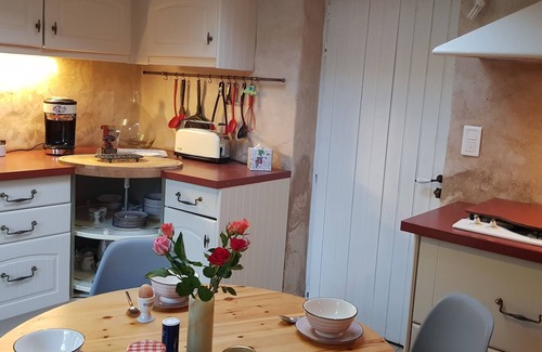 Nalliers Casa | Warm, family home