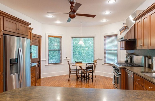 Jeffersonville Casa | Warm Family Home near Bethel