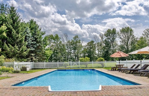 Jeffersonville Casa | Warm Family Home near Bethel