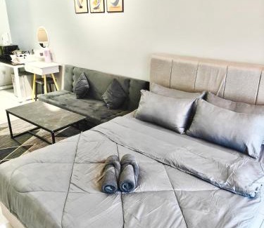 Bukit Indah Apartamento | Warm home skytrees beautiful hills