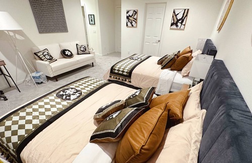 Chino Condominio | Warm little codon
