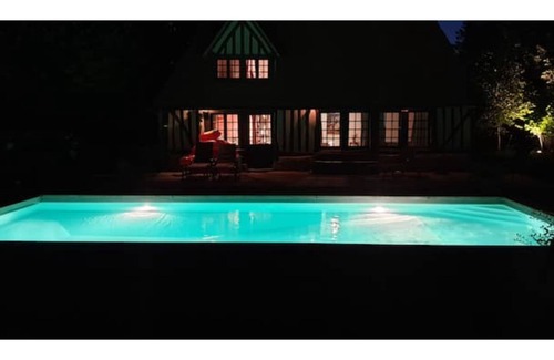 Trouville-sur-Mer Casa | Warm, quiet house with heated swimming pool