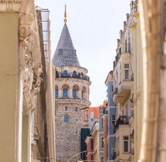 Galata Apartamento | Warm Rustic Charming 2bd Galata Wpatio Gem! #320