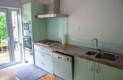 Ohakune Casa | Warm, spacious & modern Ohakune retreat - private outdoor spa pool, free wifi