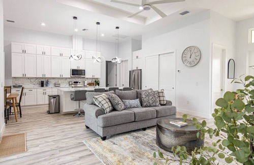 Warm Mineral Springs Casa | Warm Springs Hideaway