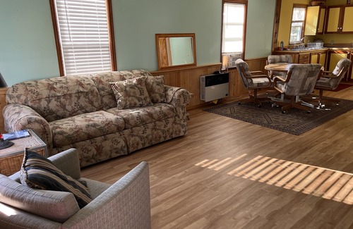 Hot Springs Casa | Warm up in Hot Springs at the Yellow Moose Fancy Camp ~