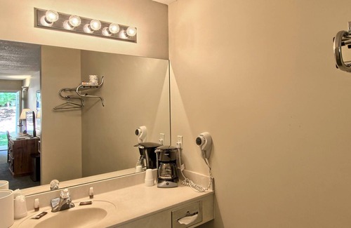 Bellaire Hotel | Warm Weather Stays Are Booking Now at The Legend Inn at Shanty Creek!