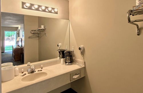 Bellaire Hotel | Warm Weather Stays Are Booking Now at The Legend Inn at Shanty Creek!