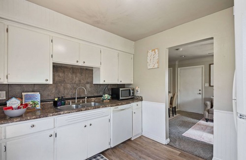 Des Moines Casa | Warm & Welcoming House, Cozy vibes & Free snacks