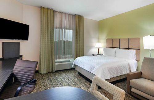 Pasadena Casa | Warm & Welcoming Suite to Stay! W/ Free Parking