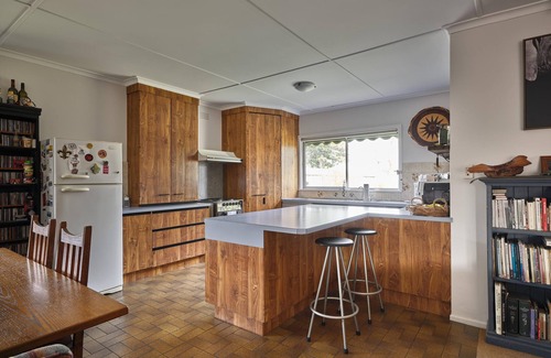 Rosebud Casa | Warraburra Beach Shack Rosebud, 2 bedroom. 1 NIGHT FREE!* - Enjoy your own beach box on holiday!