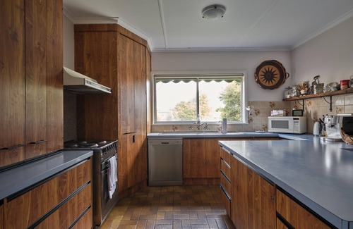Rosebud Casa | Warraburra Beach Shack Rosebud, 2 bedroom. 1 NIGHT FREE!* - Enjoy your own beach box on holiday!