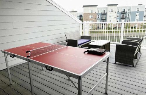 Warrenville Apartamento | Warrenville Retreat 4BR 3 Bath Townhouse - WV2